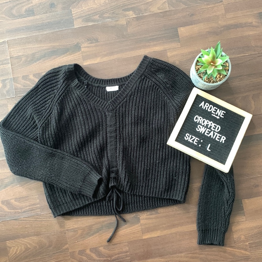 ⭐️3 for 12$⭐️ Ardene’s Black Cropped Sweater
